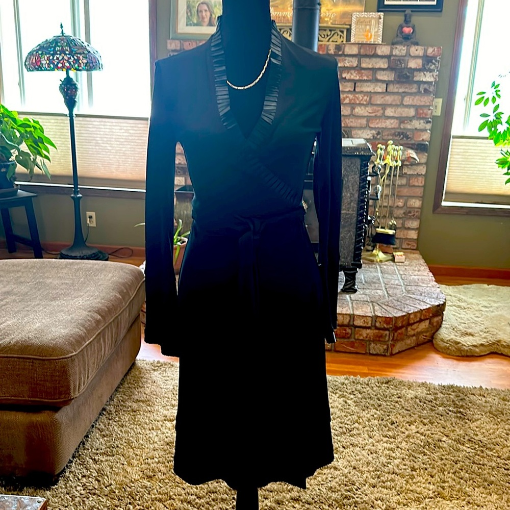 Dian Von Furstenburg long sleeve wrap dress size 8